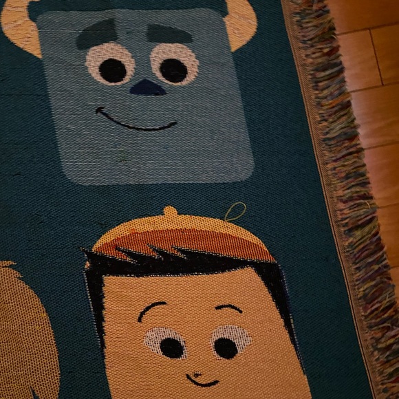 Pixar throw blanket - Picture 5 of 8